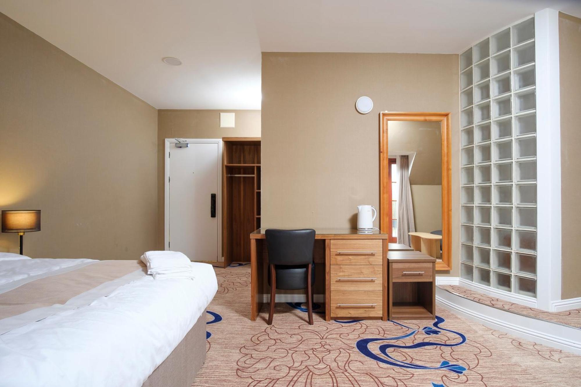 Kelpies Hotel Falkirk Exterior photo